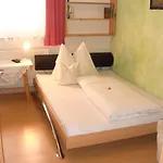 Hauser Sankt Jakob in Haus