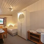 Hauser Penzion 3*