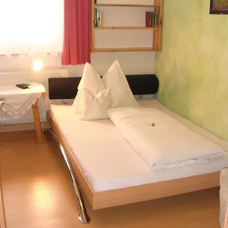 Hauser Sankt Jakob in Haus