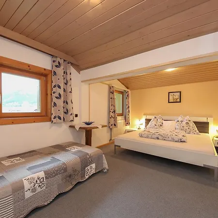 Hauser Sankt Jakob in Haus