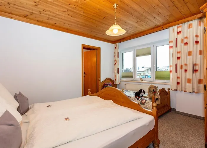 Hauser Sankt Jakob in Haus