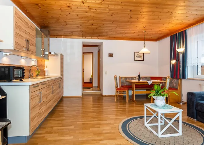 Hauser Sankt Jakob in Haus