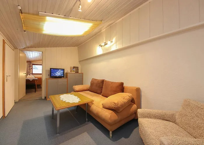 Hauser Sankt Jakob in Haus